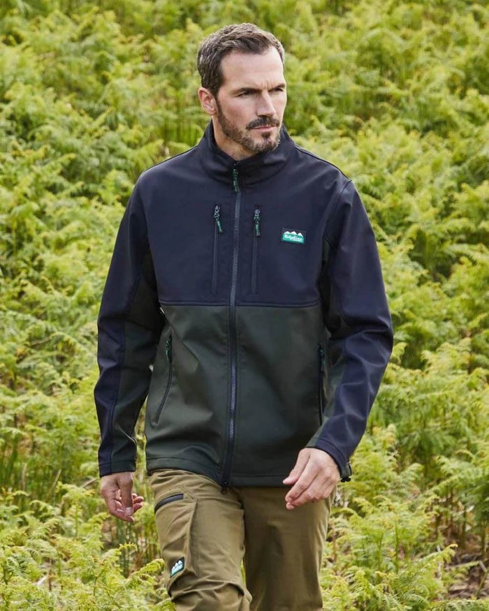 Deep Forest Coloured Ridgeline Mens Ranger Jacket on white background #colour_deep-forest