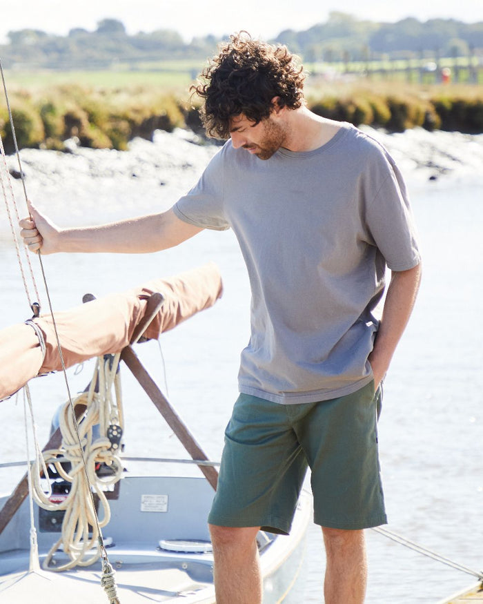 Khaki Green Coloured Ridgeline Mens Waxham Shorts on outdoor background #colour_khaki-green