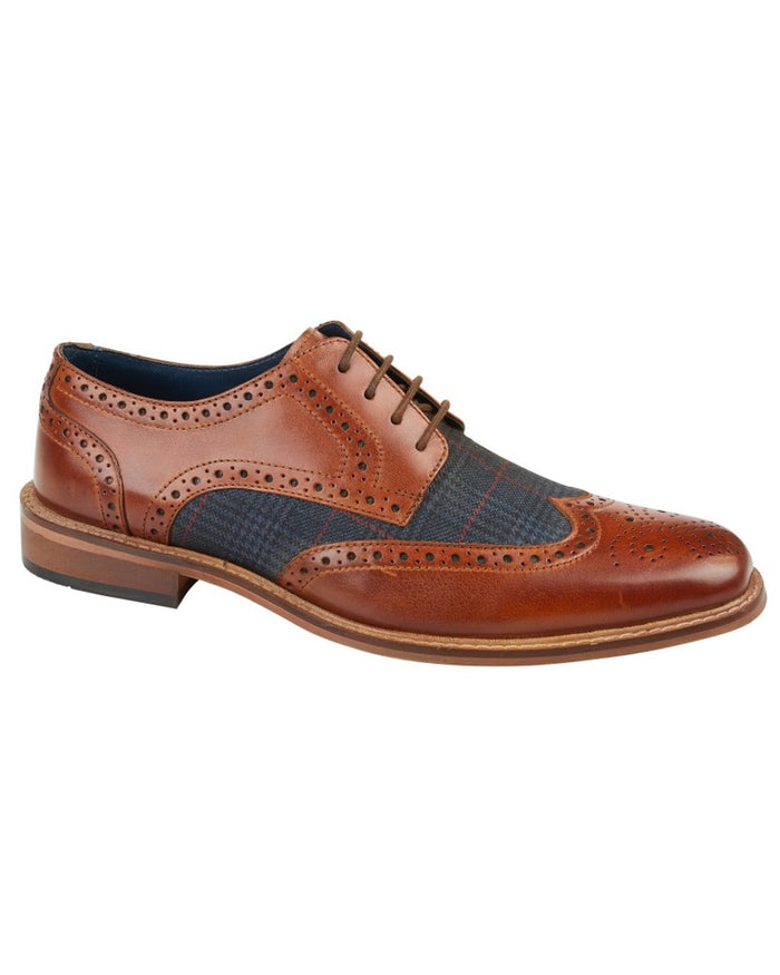 Tan coloured Roamers Mens Eyelet Wing Brogue Shoes on white background #colour_tan
