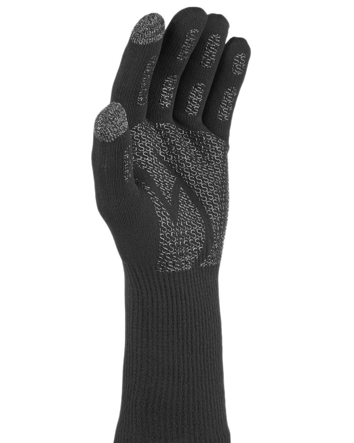 Black coloured Sealskinz Skeyton Waterproof Ultra Grip Knitted Gauntlet on white background #colour_black