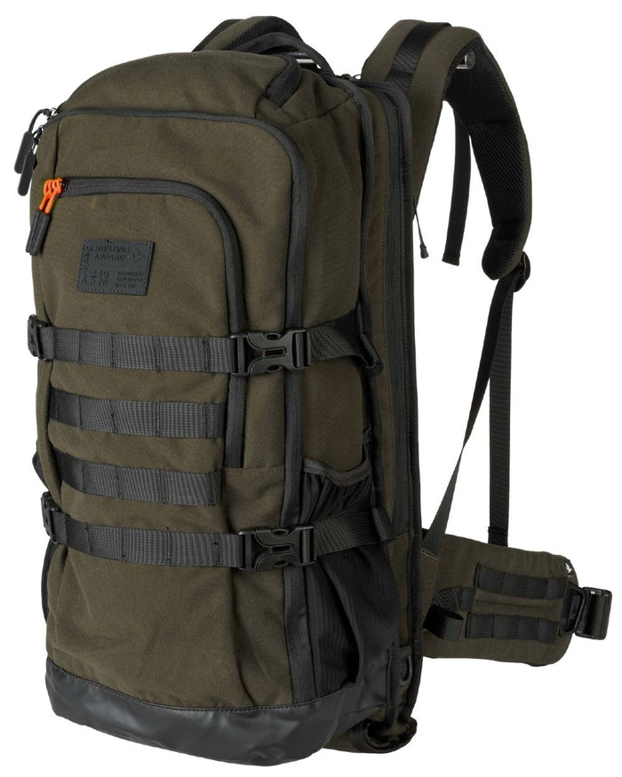 Pine Green coloured Seeland Enduro Backpack on white background #colour_pine-green