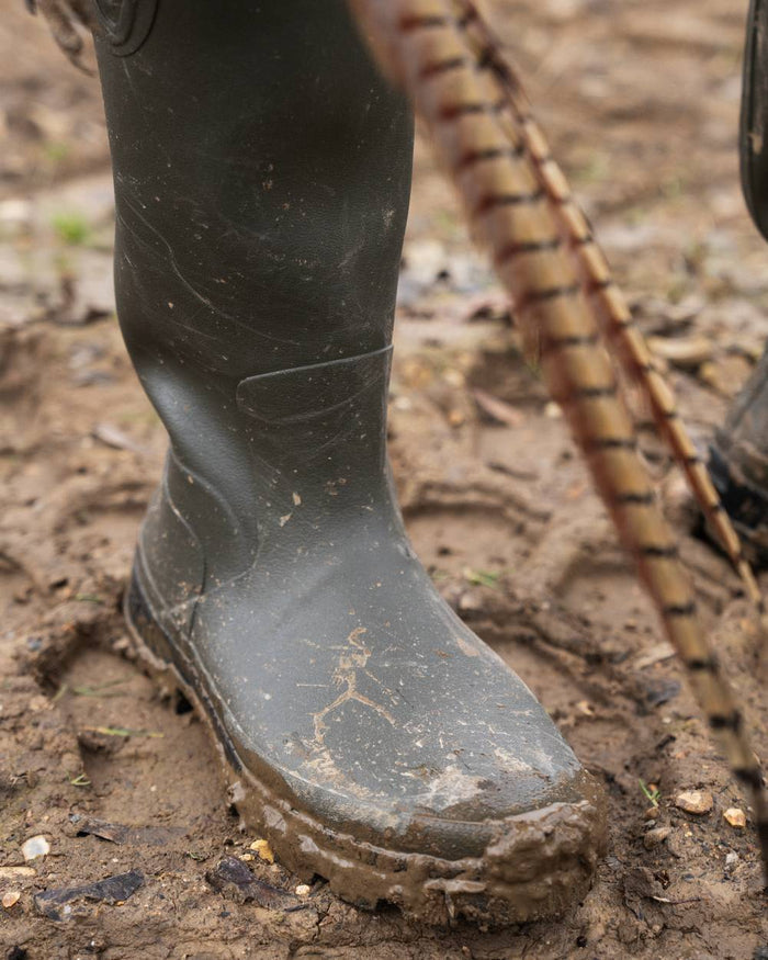 Pine Green Coloured Seeland Hillside Classic Boots on outdoor background #colour_pine-green