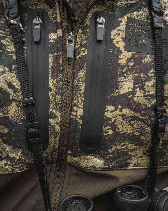 InVis MPC Green Coloured Seeland Mens Chaser Aero Camo Jacket on outdoor background #colour_inVis-mpc-green