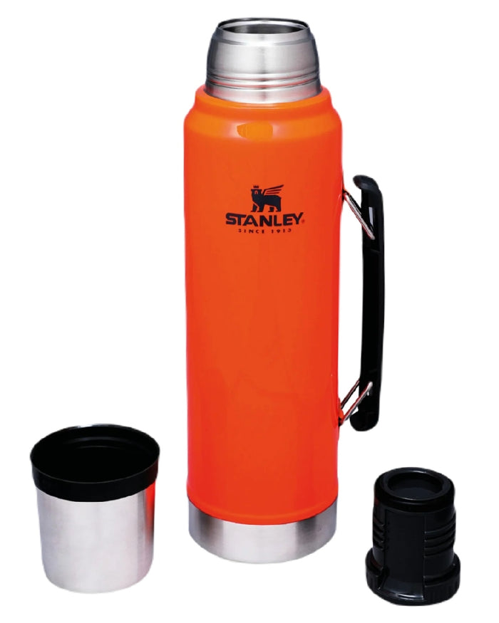 Blaze Orange coloured Stanley Classic Legendary  Bottle 1.0L on white background #colour_blaze-orange